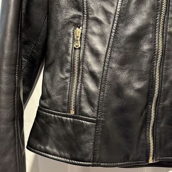 EUC Guess Leather Bomber Jacket Women’s Size XS. - Picture 6 of 9